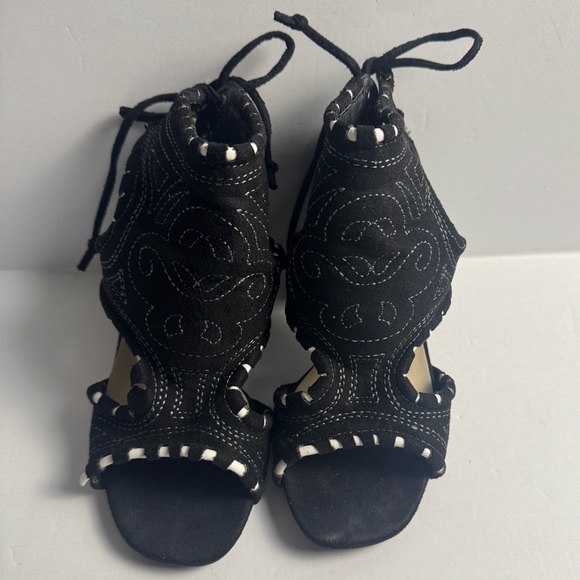 2 Lips Too Shoes - Black Embroidered Women's Size 6 1/2